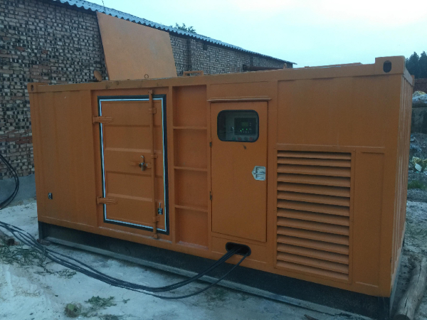 迎江发电机组长期使用中，电缆线的敷设路径有哪些要求？